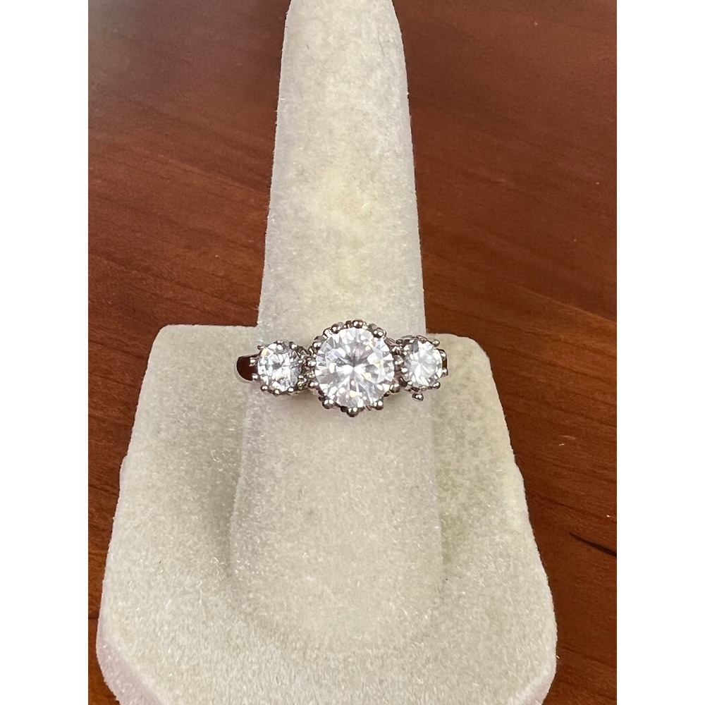 Avon Silver Tone Three Stone Round Cut Cubic Zirconia Ring Size 6